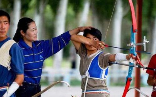 中国箭乡锡伯族射箭技艺高超才能娶到锡伯族美女