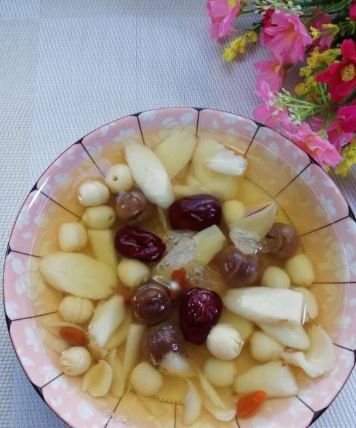 怎样做美味的山药莲子桂圆羹?