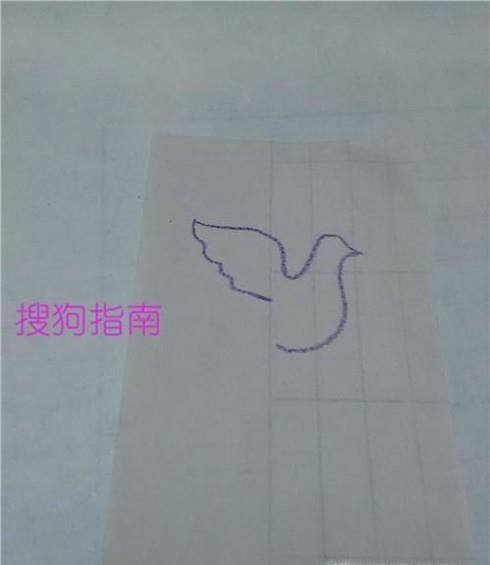 怎样简单画一只鸽子